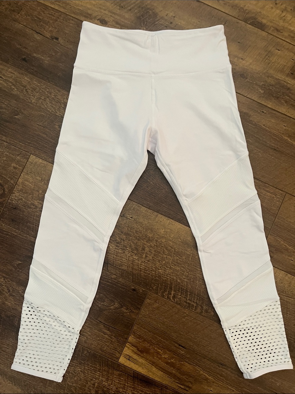Lorna Jane white 7/8 leggings, size small-6